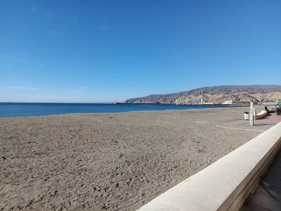알메리아 Estupendo Piso Renovado A 30 Metros De La Playa 아파트 외부 사진